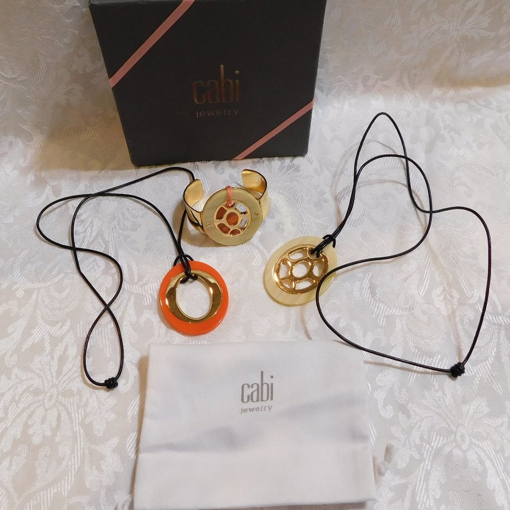 CAbi Neckless and Bracelet Set
